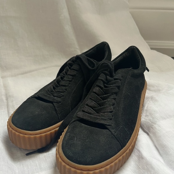 J slides stylish shoe - Picture 2 of 4